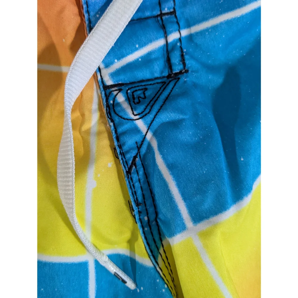 ❤️ Quicksilver Colorful Grid Swim Shorts